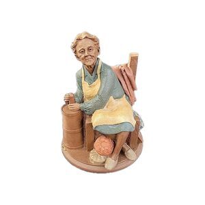 Vintage Tom Clark RACHEL Churning Butter Resin Figurine Collectible  1985